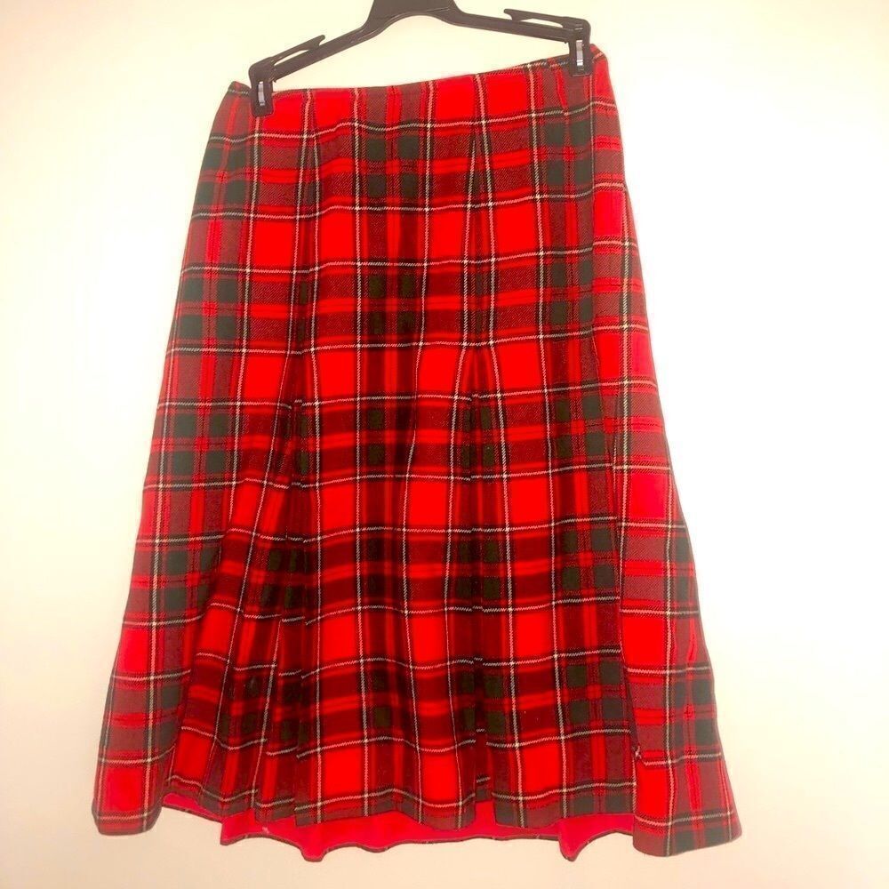 Pendleton vintage 100% wool skirt red and green